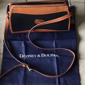 Dooney & Bourke classic purse